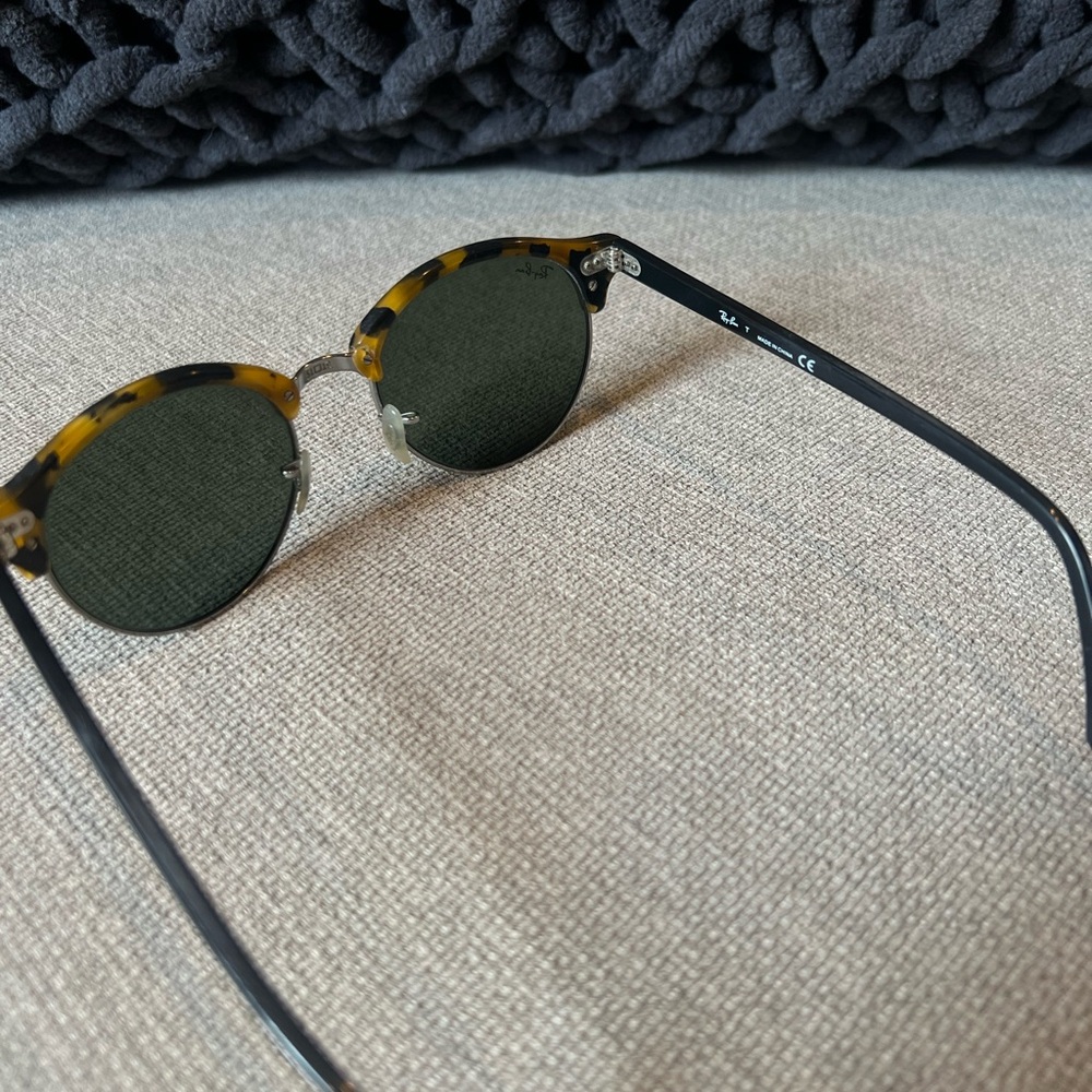 Tortoise Shell Raybans!!! Used, Good Condition - image 3